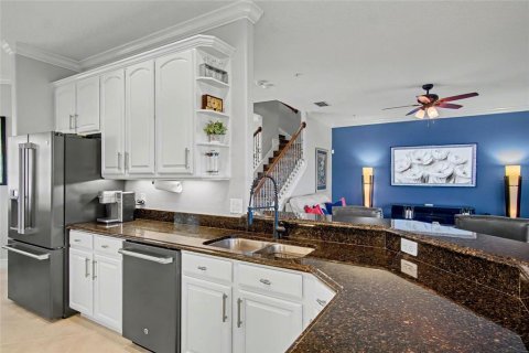 Townhouse in Orlando, Florida 4 bedrooms, 215.9 sq.m. № 2142544 - photo 8