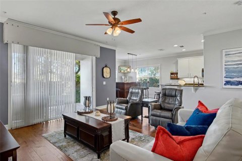 Townhouse in Orlando, Florida 4 bedrooms, 215.9 sq.m. № 2142544 - photo 12