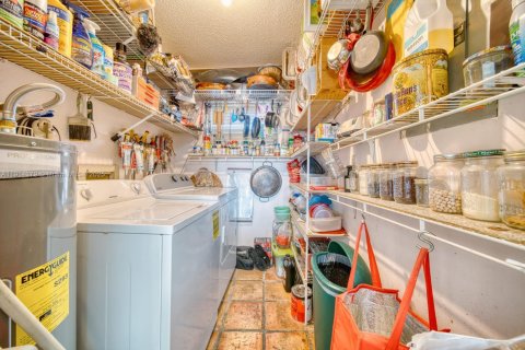 Touwnhouse à vendre à Miami, Floride: 2 chambres, 135.45 m2 № 1970659 - photo 10