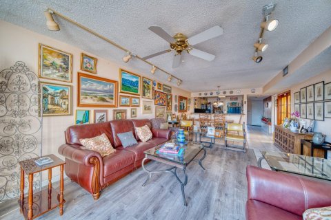 Touwnhouse à vendre à Miami, Floride: 2 chambres, 135.45 m2 № 1970659 - photo 13