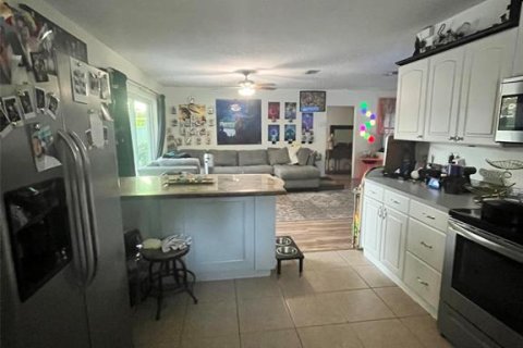 House in Largo, Florida 2 bedrooms, 90.39 sq.m. № 1719376 - photo 13