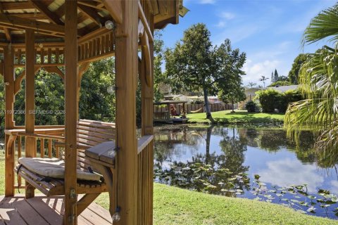 Villa ou maison à vendre à Plantation, Floride: 4 chambres, 219.06 m2 № 2034012 - photo 11