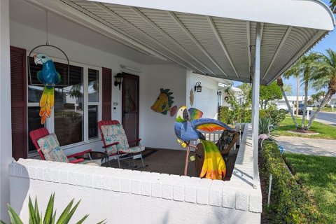 House in Pinellas Park, Florida 2 bedrooms, 166.67 sq.m. № 2221930 - photo 2