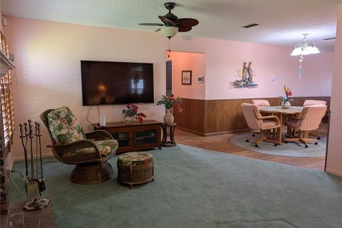 House in Pinellas Park, Florida 2 bedrooms, 166.67 sq.m. № 2221930 - photo 25