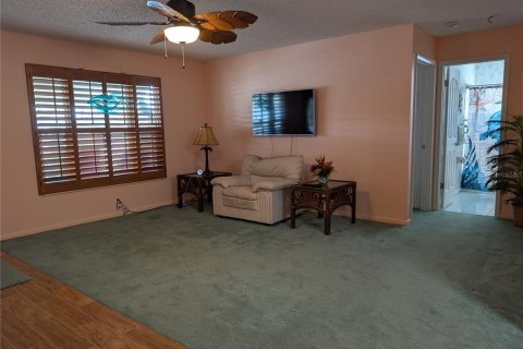 House in Pinellas Park, Florida 2 bedrooms, 166.67 sq.m. № 2221930 - photo 12
