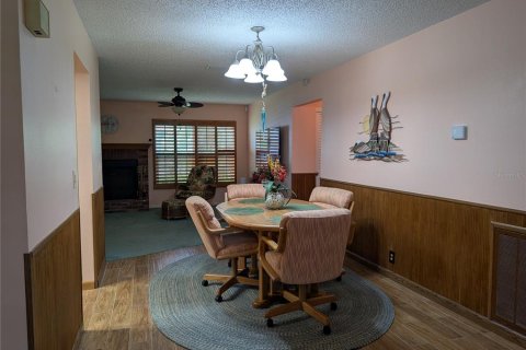 House in Pinellas Park, Florida 2 bedrooms, 166.67 sq.m. № 2221930 - photo 13