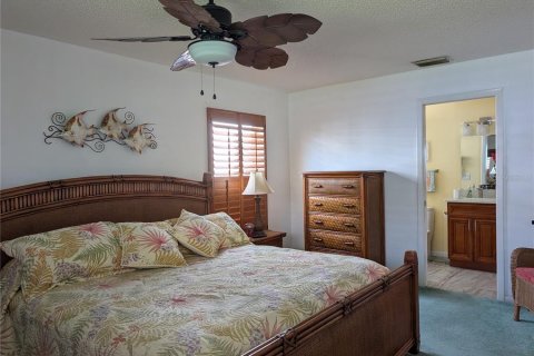 House in Pinellas Park, Florida 2 bedrooms, 166.67 sq.m. № 2221930 - photo 28