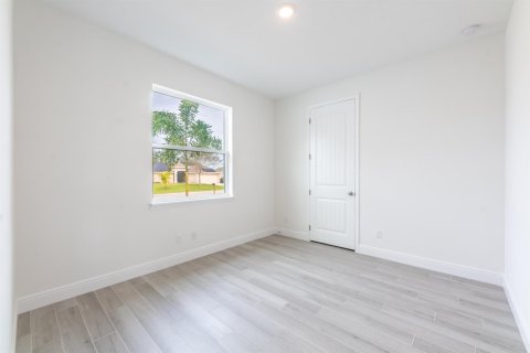 House in St. Lucie, Florida 4 bedrooms, 164.9 sq.m. № 2083550 - photo 3