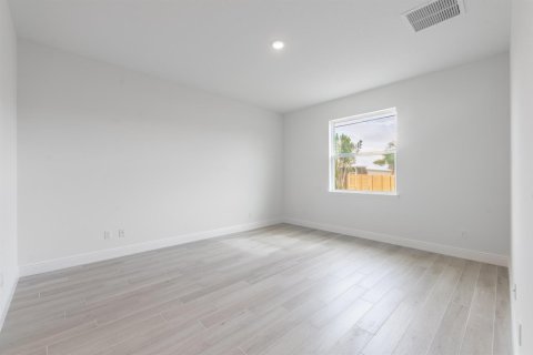 House in St. Lucie, Florida 4 bedrooms, 164.9 sq.m. № 2083550 - photo 11