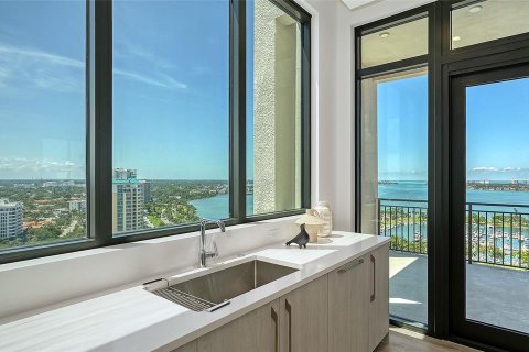 Condo in Sarasota, Florida, 3 bedrooms  № 1835568 - photo 19