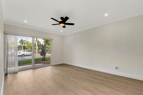 Снять в аренду кондоминиум в Майами, Флорида 1 спальня, 65.96м2, № 1947815 - фото 12