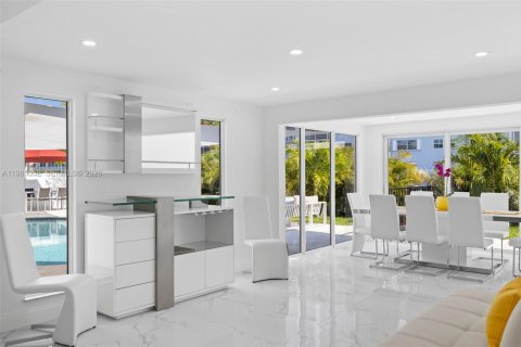 House in Fort Lauderdale, Florida 3 bedrooms, 216.93 sq.m. № 2046813 - photo 18