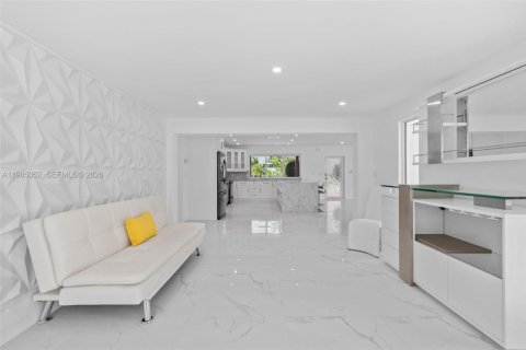 House in Fort Lauderdale, Florida 3 bedrooms, 216.93 sq.m. № 2046813 - photo 20