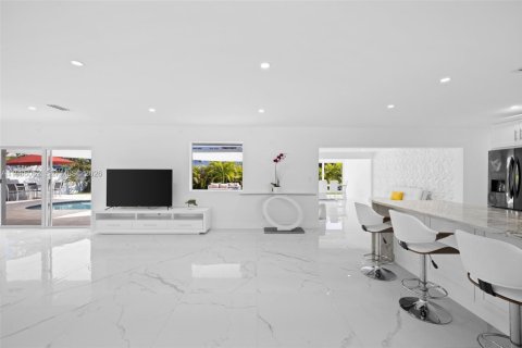 House in Fort Lauderdale, Florida 3 bedrooms, 216.93 sq.m. № 2046813 - photo 8