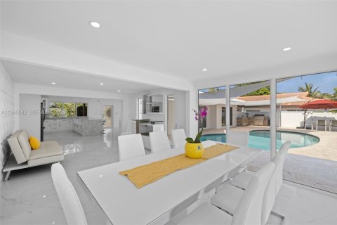 House in Fort Lauderdale, Florida 3 bedrooms, 216.93 sq.m. № 2046813 - photo 19