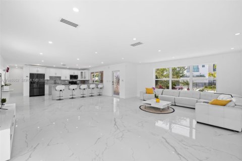 House in Fort Lauderdale, Florida 3 bedrooms, 216.93 sq.m. № 2046813 - photo 11