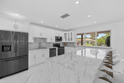 House in Fort Lauderdale, Florida 3 bedrooms, 216.93 sq.m. № 2046813 - photo 16