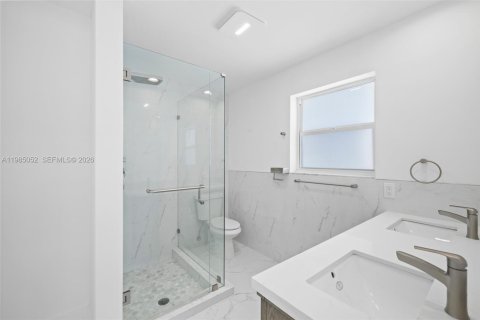 House in Fort Lauderdale, Florida 3 bedrooms, 216.93 sq.m. № 2046813 - photo 26