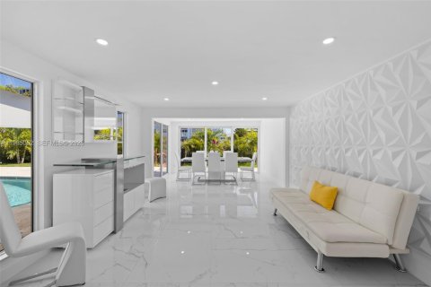 House in Fort Lauderdale, Florida 3 bedrooms, 216.93 sq.m. № 2046813 - photo 17