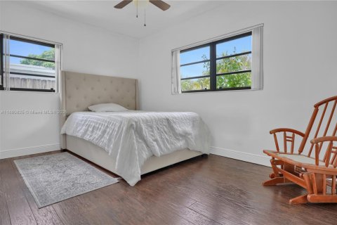 House in Fort Lauderdale, Florida 3 bedrooms, 105.91 sq.m. № 1889137 - photo 17