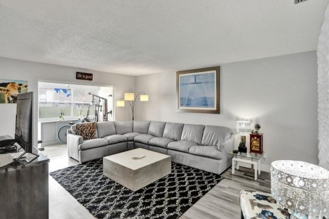 Copropriété à vendre à West Palm Beach, Floride: 2 chambres, 111.2 m2 № 2182771 - photo 11