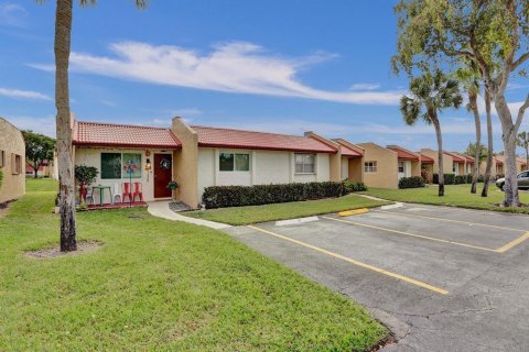Copropriété à vendre à West Palm Beach, Floride: 2 chambres, 111.2 m2 № 2182771 - photo 3