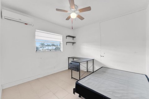 Condominio en venta en Pembroke Pines, Florida, 2 dormitorios, 62.24 m2 № 2250415 - foto 14
