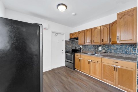 Condominio en venta en Pembroke Pines, Florida, 2 dormitorios, 62.24 m2 № 2250415 - foto 7