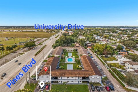 Condominio en venta en Pembroke Pines, Florida, 2 dormitorios, 62.24 m2 № 2250415 - foto 26
