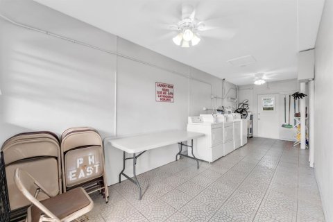 Condominio en venta en Pembroke Pines, Florida, 2 dormitorios, 62.24 m2 № 2250415 - foto 19