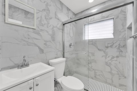Condominio en venta en Pembroke Pines, Florida, 2 dormitorios, 62.24 m2 № 2250415 - foto 13