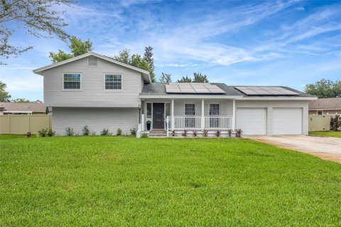 House in Land O' Lakes, Florida 4 bedrooms, 214.6 sq.m. № 2220793 - photo 4