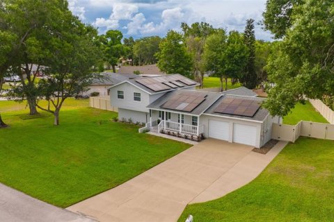House in Land O' Lakes, Florida 4 bedrooms, 214.6 sq.m. № 2220793 - photo 7