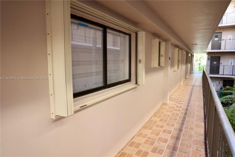 Copropriété à vendre à Miami, Floride: 2 chambres, 89.65 m2 № 1954815 - photo 5