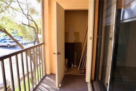 Copropriété à vendre à Miami, Floride: 2 chambres, 89.65 m2 № 1954815 - photo 24