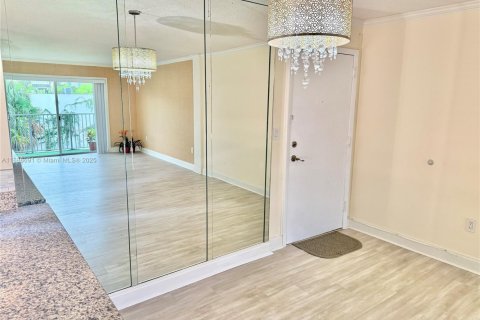 Condominio en venta en Miami, Florida, 2 dormitorios, 78.6 m2 № 1941431 - foto 16