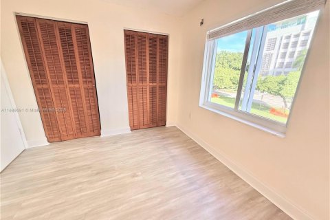 Condominio en venta en Miami, Florida, 2 dormitorios, 78.6 m2 № 1941431 - foto 29