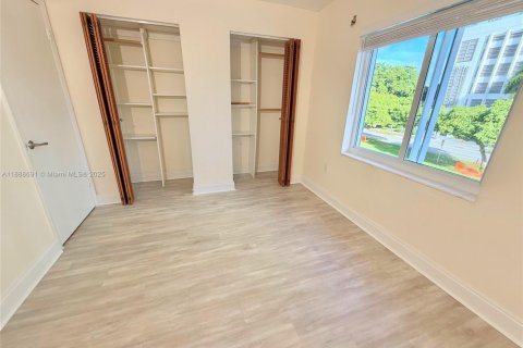 Condominio en venta en Miami, Florida, 2 dormitorios, 78.6 m2 № 1941431 - foto 30