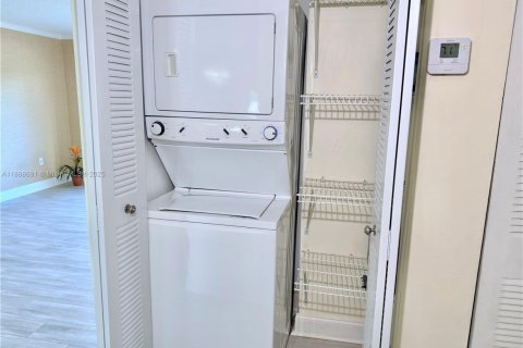 Condominio en venta en Miami, Florida, 2 dormitorios, 78.6 m2 № 1941431 - foto 21