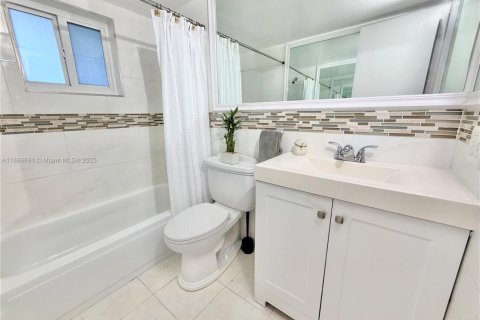 Condominio en venta en Miami, Florida, 2 dormitorios, 78.6 m2 № 1941431 - foto 26