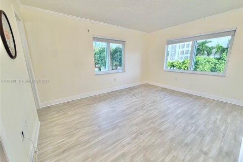 Condominio en venta en Miami, Florida, 2 dormitorios, 78.6 m2 № 1941431 - foto 4
