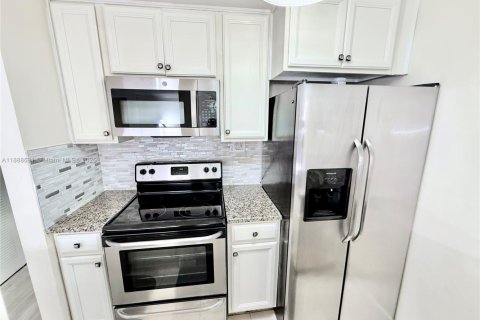 Condominio en venta en Miami, Florida, 2 dormitorios, 78.6 m2 № 1941431 - foto 24