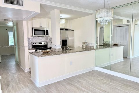 Copropriété à vendre à Miami, Floride: 2 chambres, 78.6 m2 № 1941431 - photo 18
