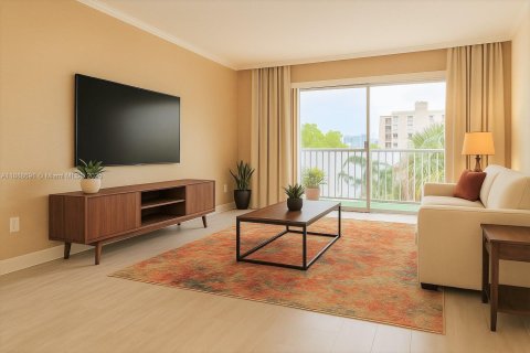Condo in Miami, Florida, 2 bedrooms  № 1941431 - photo 8
