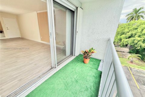 Condominio en venta en Miami, Florida, 2 dormitorios, 78.6 m2 № 1941431 - foto 14