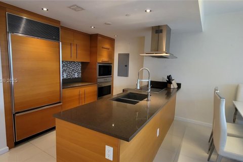 Condo in Miami, Florida, 2 bedrooms  № 1887481 - photo 13