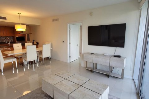 Condo in Miami, Florida, 2 bedrooms  № 1887481 - photo 26