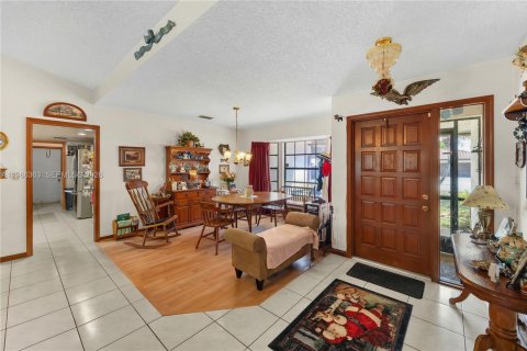 House in Boca Raton, Florida 4 bedrooms, 230.86 sq.m. № 2027985 - photo 7