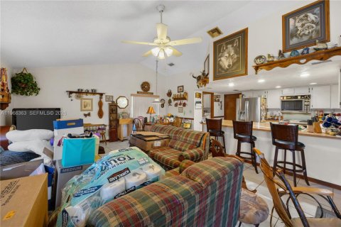 House in Boca Raton, Florida 4 bedrooms, 230.86 sq.m. № 2027985 - photo 13