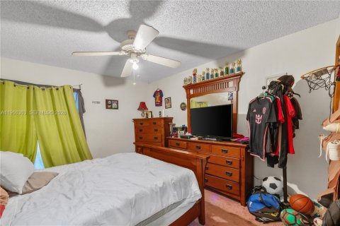 House in Boca Raton, Florida 4 bedrooms, 230.86 sq.m. № 2027985 - photo 30